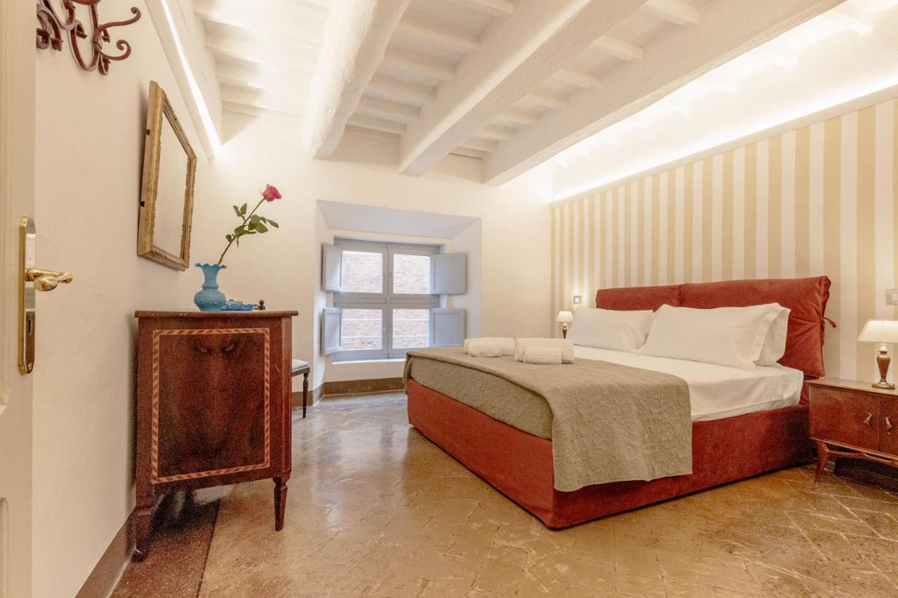 Ferienwohnung Palazzo Chigi Zondadari Siena Exterior foto